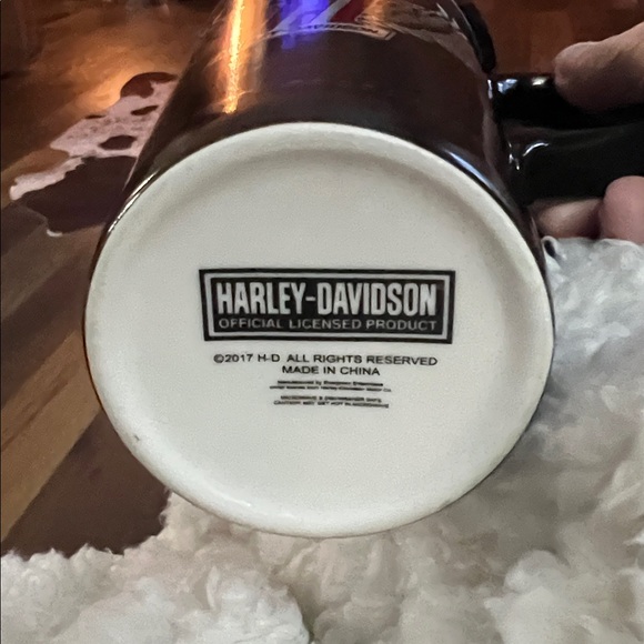 Harley-Davidson Ceramic Travel Cup with the Winged #1 Logo. 17oz - Picture 2 of 6